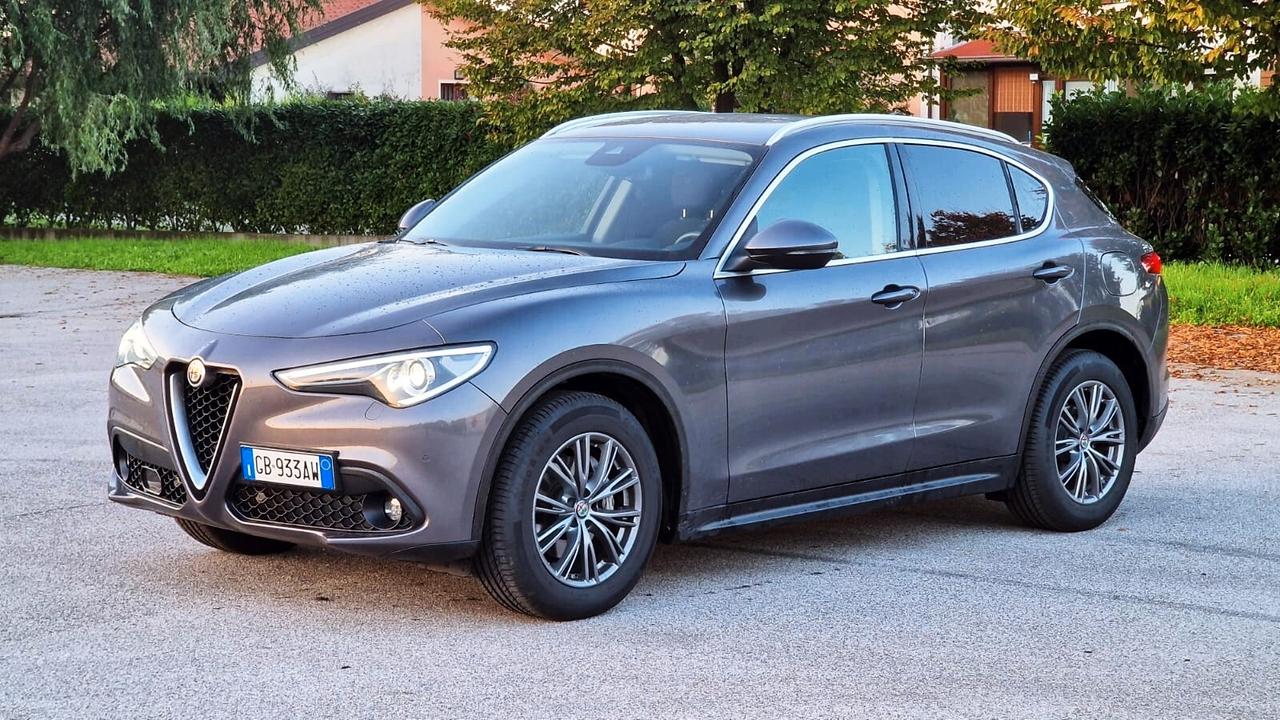 Alfa Romeo Stelvio 2.2 Turbodiesel 160 CV AT8 RWD Sport-Tech