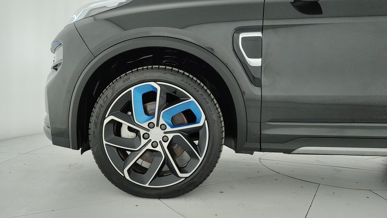 LYNK & CO 01 1.5 td phev auto