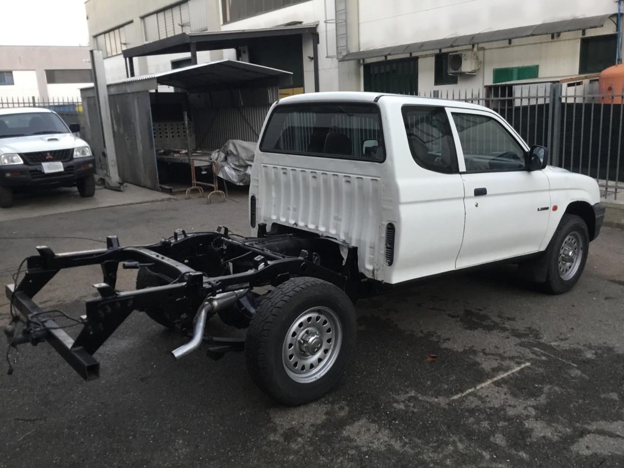 Mitsubishi L200 cassone ribaltabile