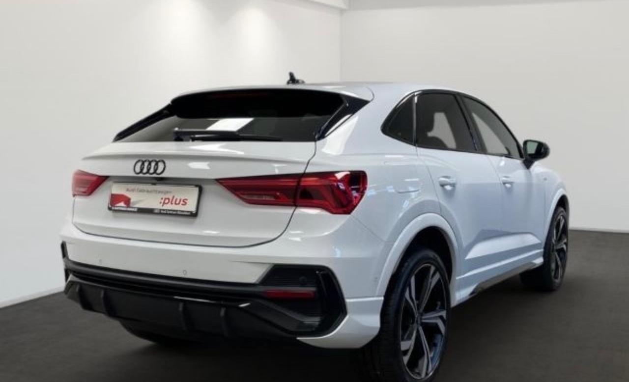 Audi Q3 45TFSI S tronic S LINE interno esterno Cerchi Sonos tetto