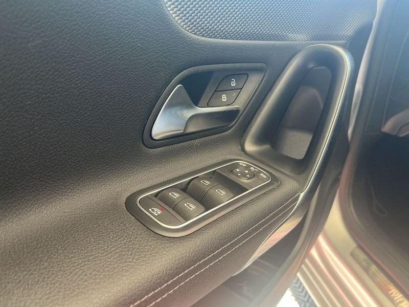 Mercedes-Benz Classe A A 180 d Automatic Sport