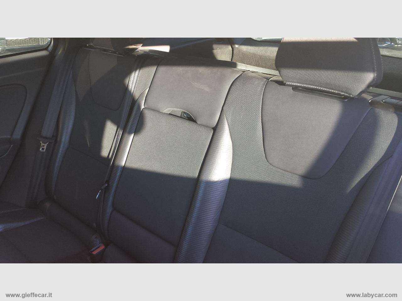 VOLVO V60 D3 Geartronic R-design