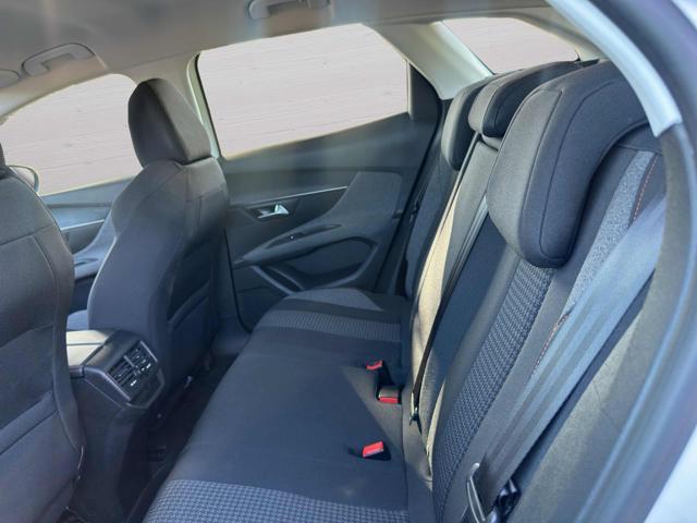 PEUGEOT 3008 BlueHDi 130 S&S Business