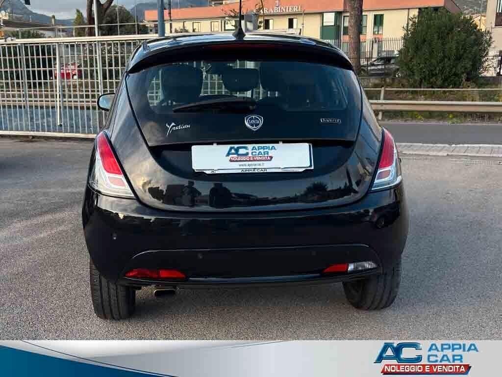 Lancia Ypsilon 1.0 FireFly 5 porte S&S Hybrid Ecochic Gold IN PROMO
