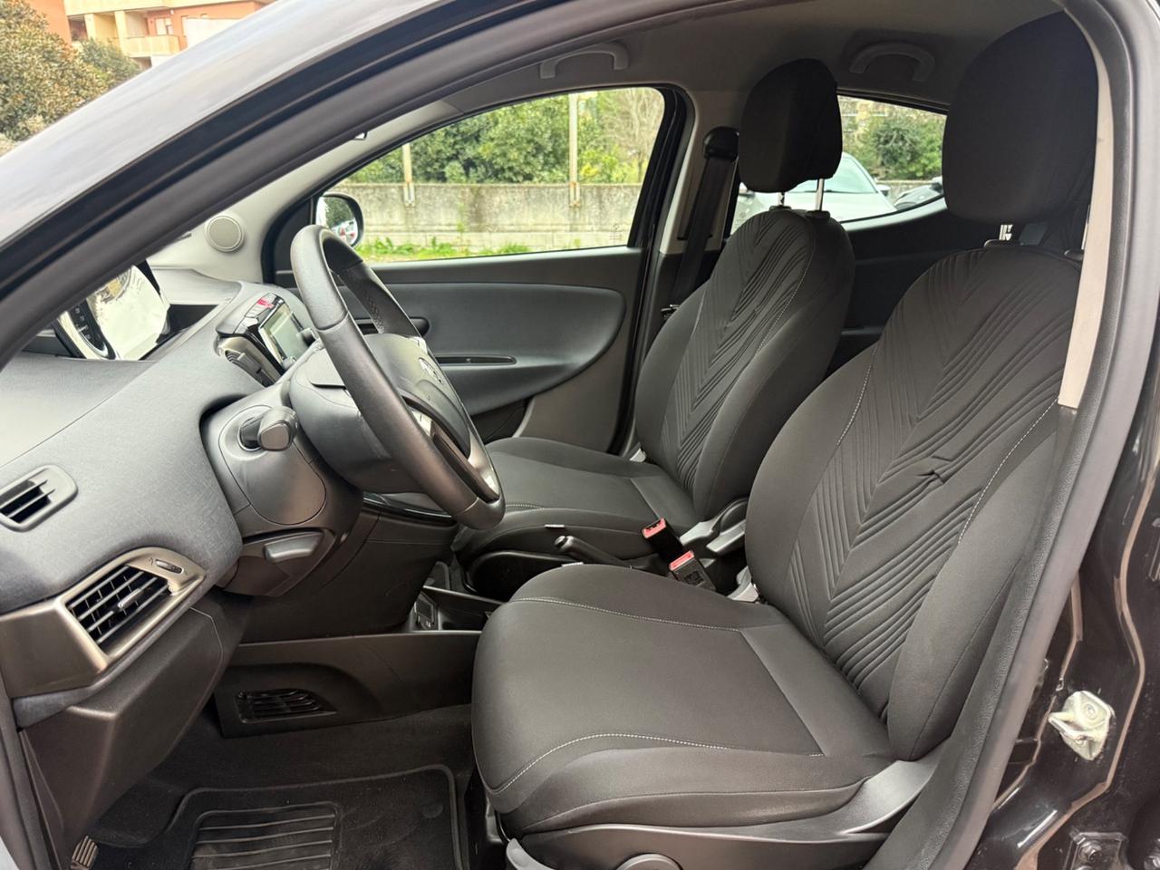 Lancia Ypsilon 1.0 Firefly Hybrid Gold PERFETTA!!!