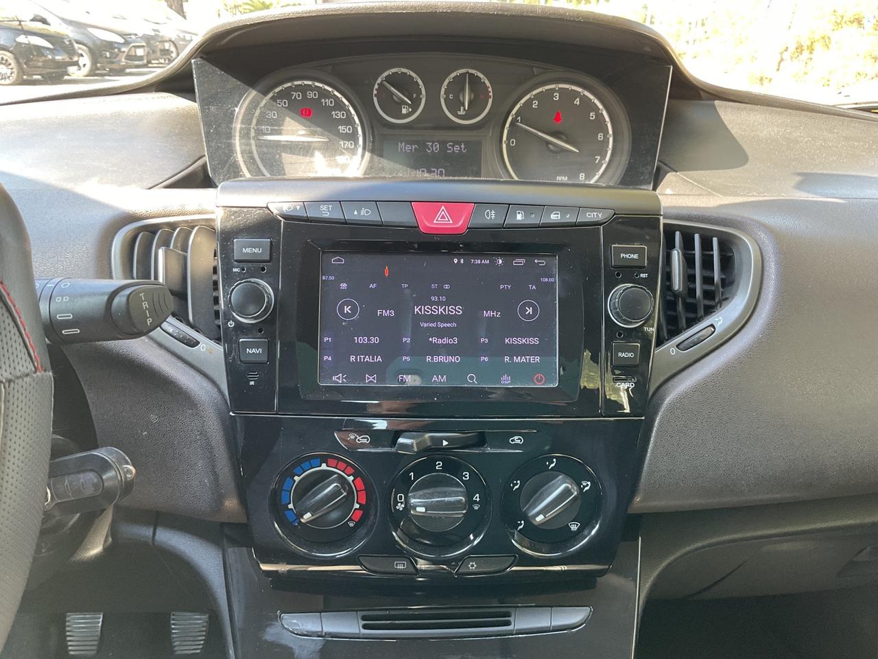 Lancia Ypsilon 1.2 5 Porte GPL Chic Gold OK NEOPATENTATI