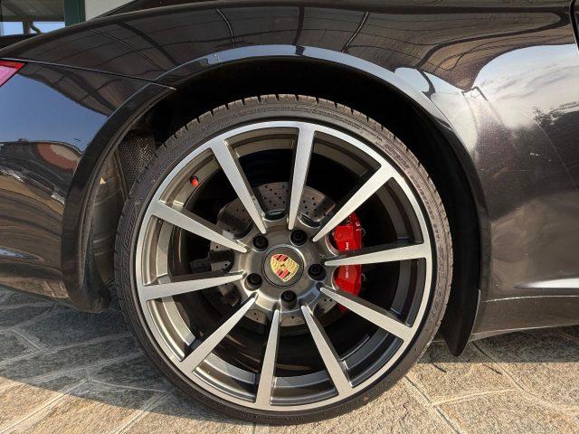 PORSCHE 911 911 Carrera 4 Coupé