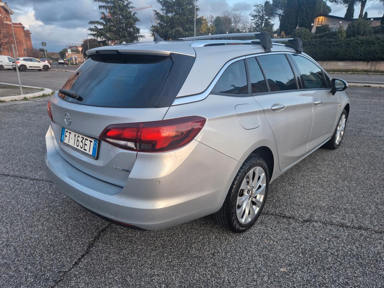 Opel Astra 1.4 Turbo 110cv Innovation 59 mila km Opel Astra 1.4 Turbo 110cv Innovation 59 mila km Metano