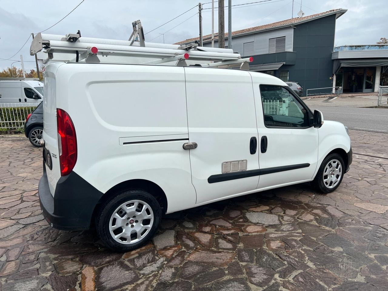 Fiat Doblo 1.4 T-Jet Natural Power PL-TN Cargo Maxi Allestito