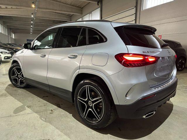 MERCEDES-BENZ GLA 200 d Autom. AMG Premium Plus NIGHT/LED MULTICOL/TELEC