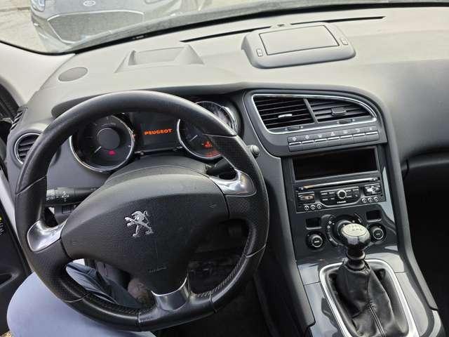 Peugeot 5008 1.6 hdi. 7 POSTI