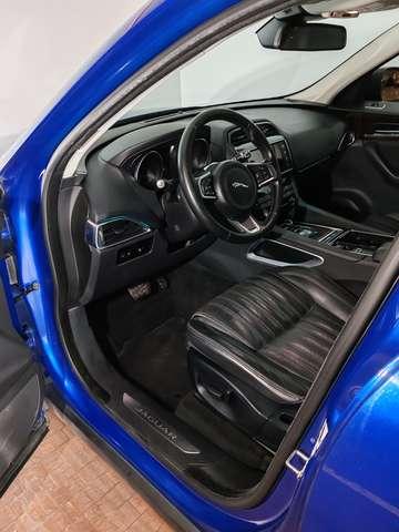 Jaguar F-Pace 2.0d Portfolio AWD 240cv Auto Navi + Camera