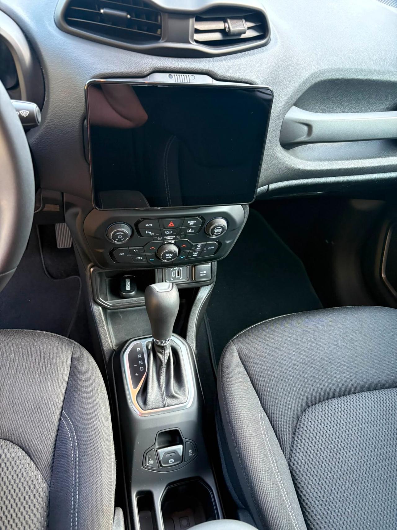 Jeep Renegade 1.5 Turbo T4 MHEV Summit