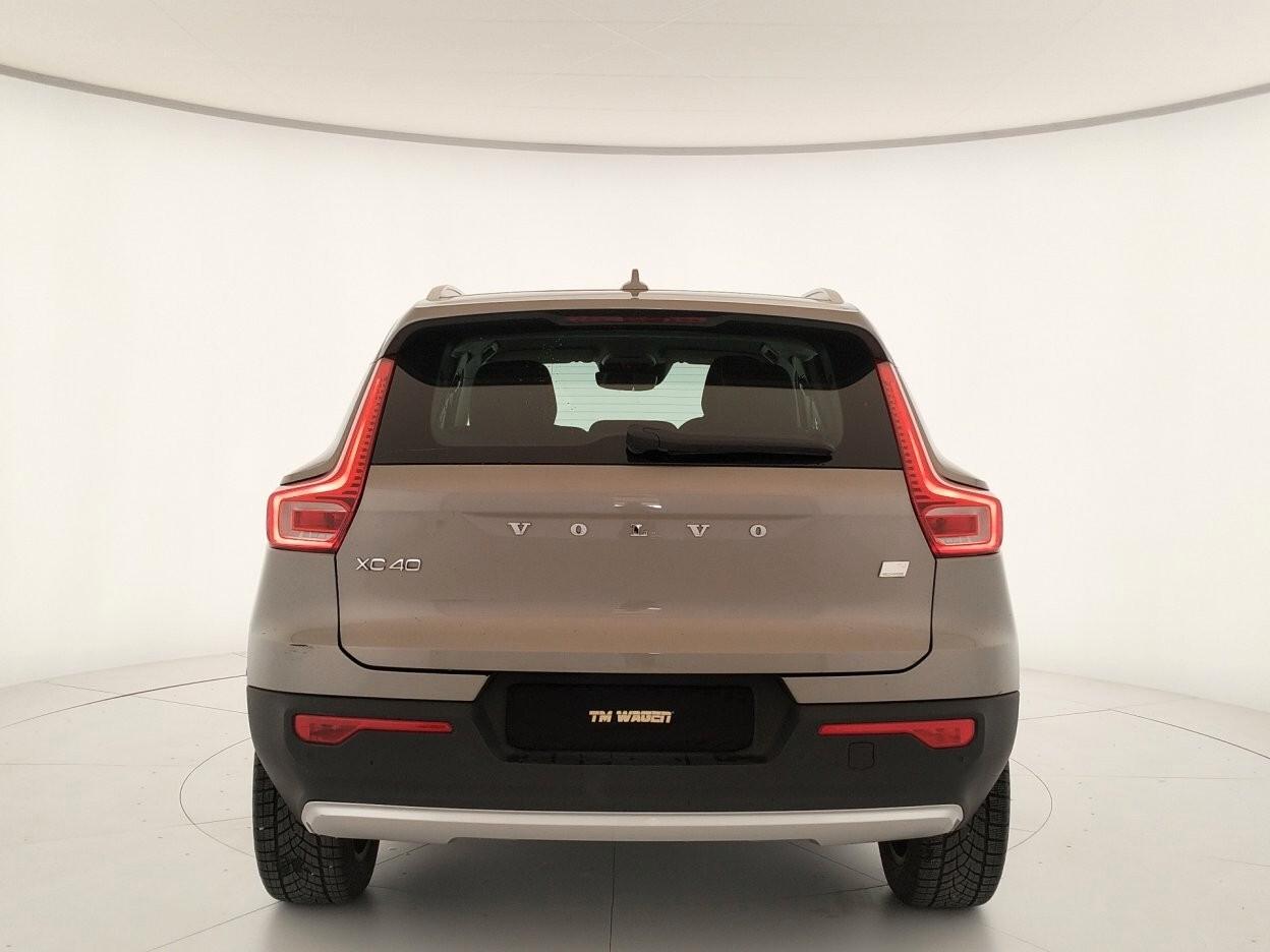 Volvo XC40 T4 Recharge Plug-in Hybrid automatico Essential