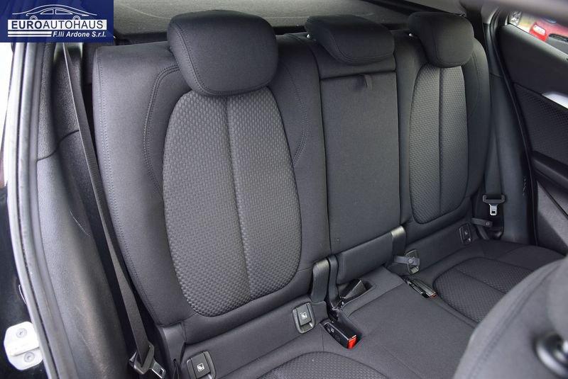 BMW X2 sDrive 18d Business X
