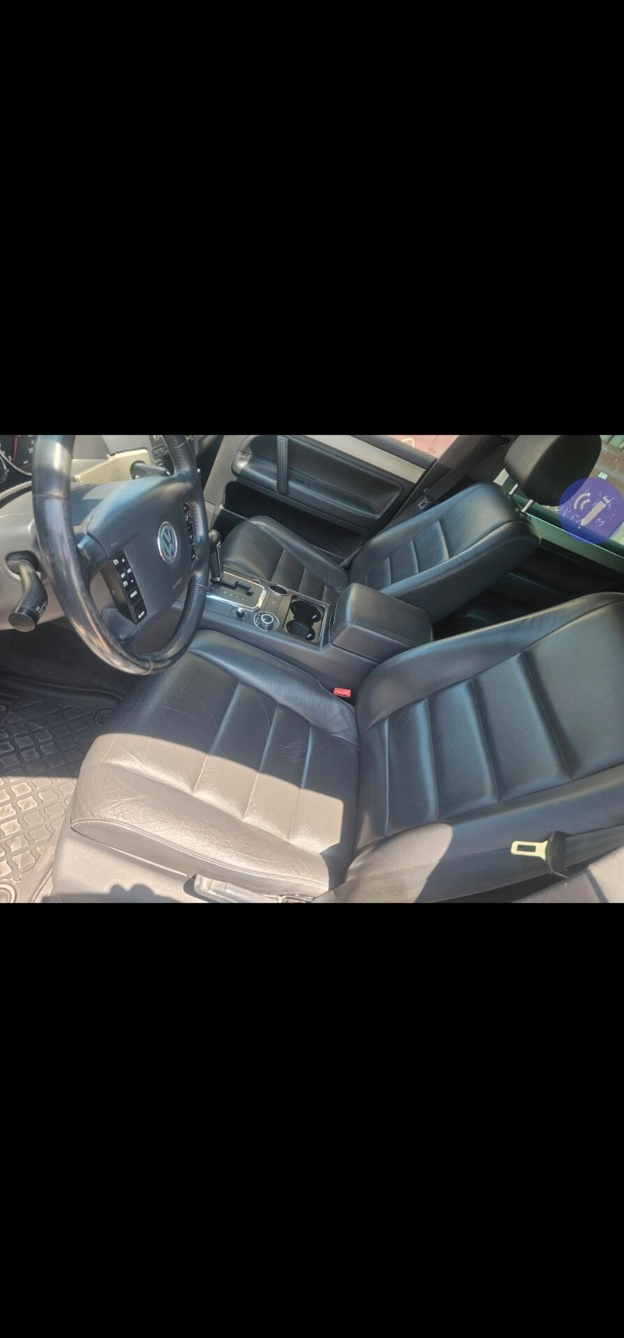 Volkswagen Touareg 3.0/240CV V6 TDI DPF tip. Exclusive