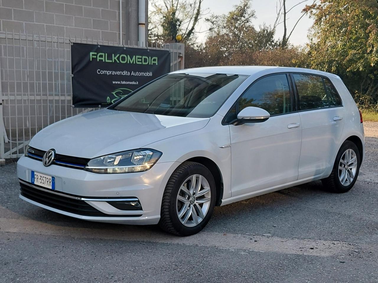 Volkswagen Golf VII 1.4 TGI DSG 5p. Executive BlueMotion (Neopatentati)