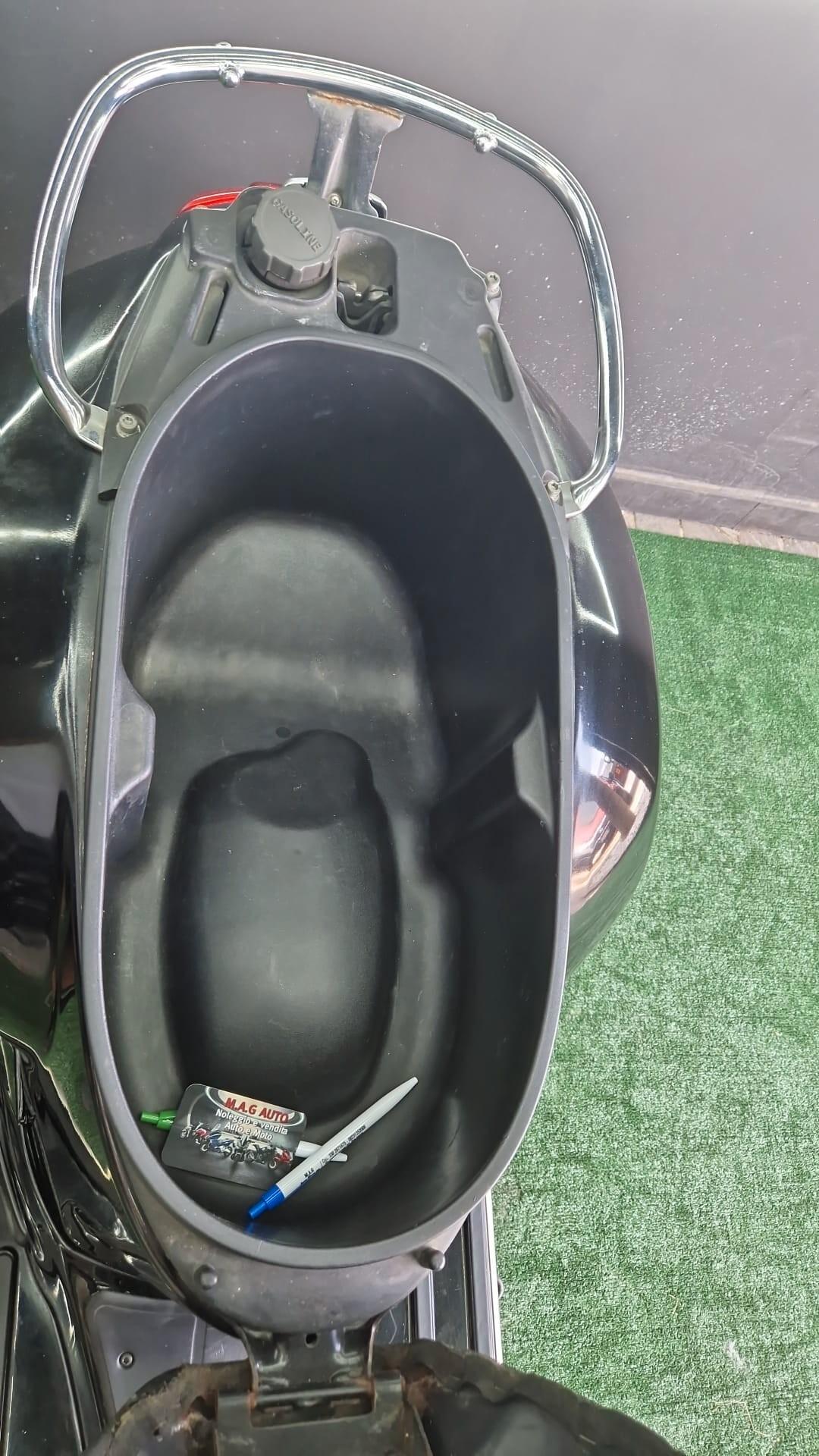 Piaggio Vespa 300 GTS