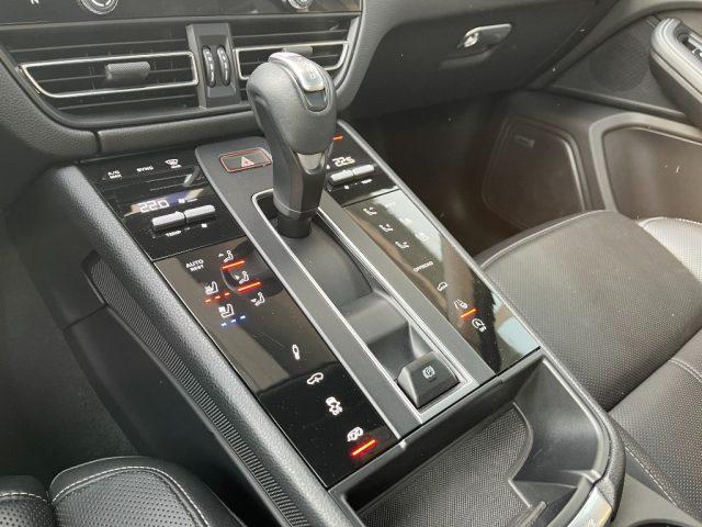 PORSCHE Macan 2.0 T