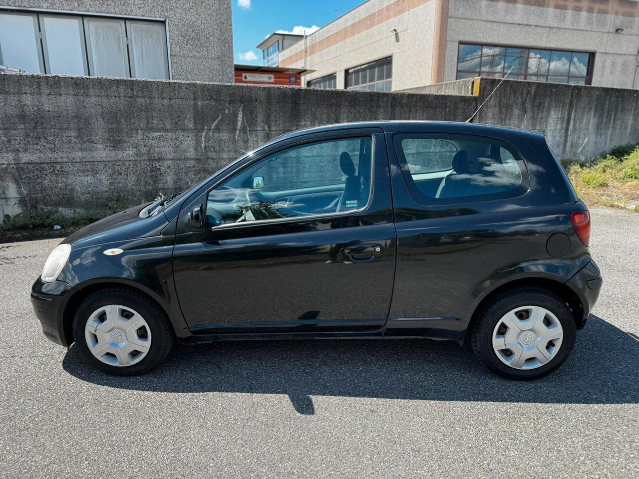 Toyota Yaris 1.3i 16V cat 3 porte Sol