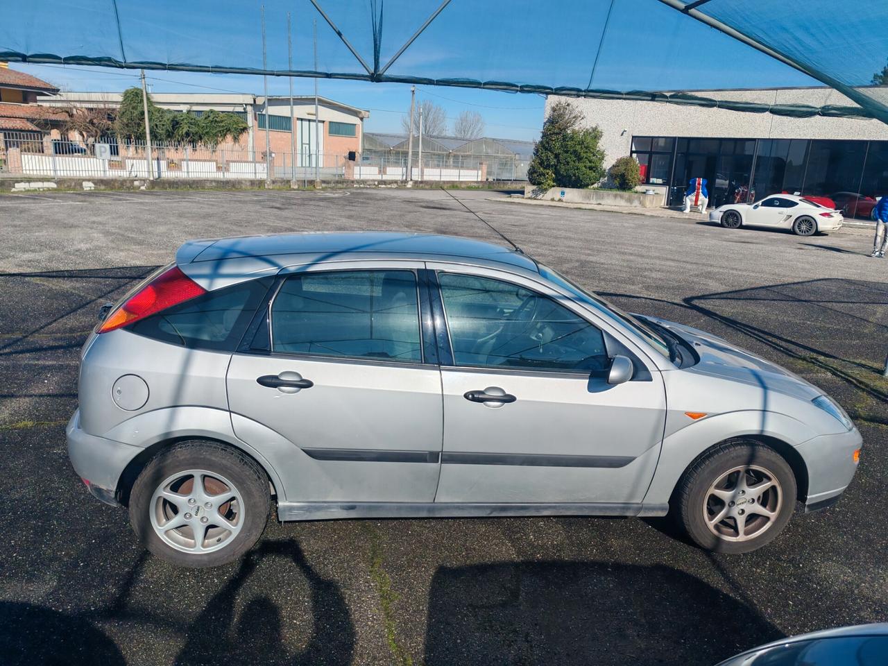 Ford Focus 1.6i 16V cat 5p.