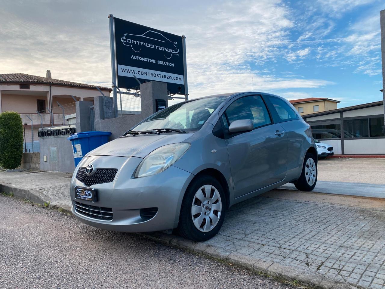 Toyota Yaris 1.0 5 porte Sol