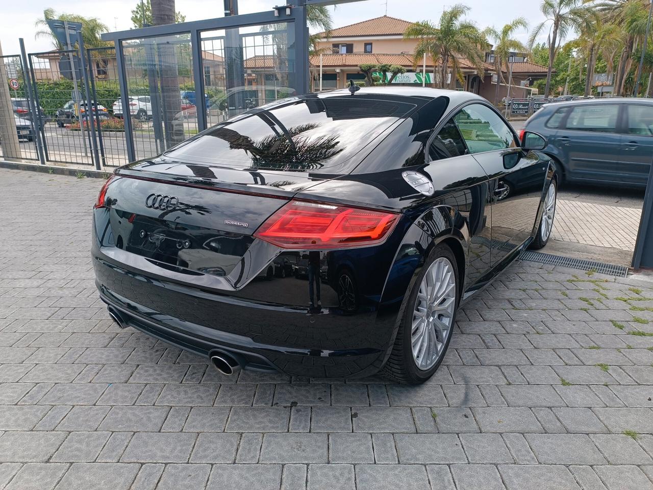 Audi TT Coupé 2.0 TFSI S line