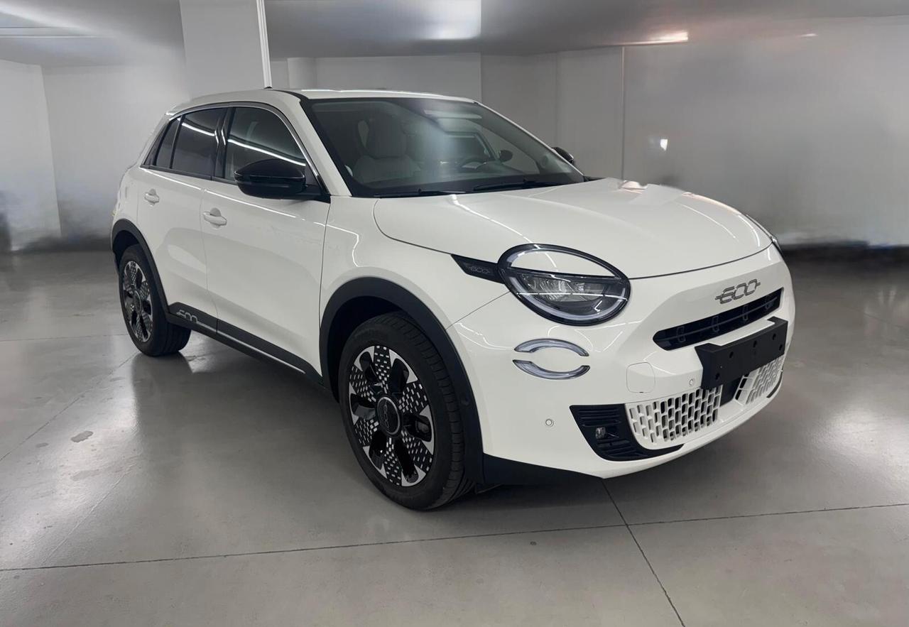 Fiat 600 Hybrid 110 CV DCT MHEV La Prima