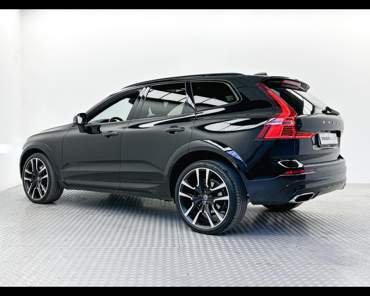 VOLVO XC60 (2017-->) - XC60 B5 (d) AWD Geartronic R-design