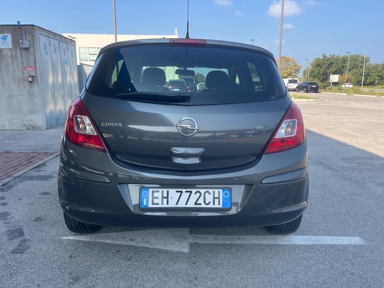 Opel Corsa 1.2 85CV 5 porte GPL-TECH Club