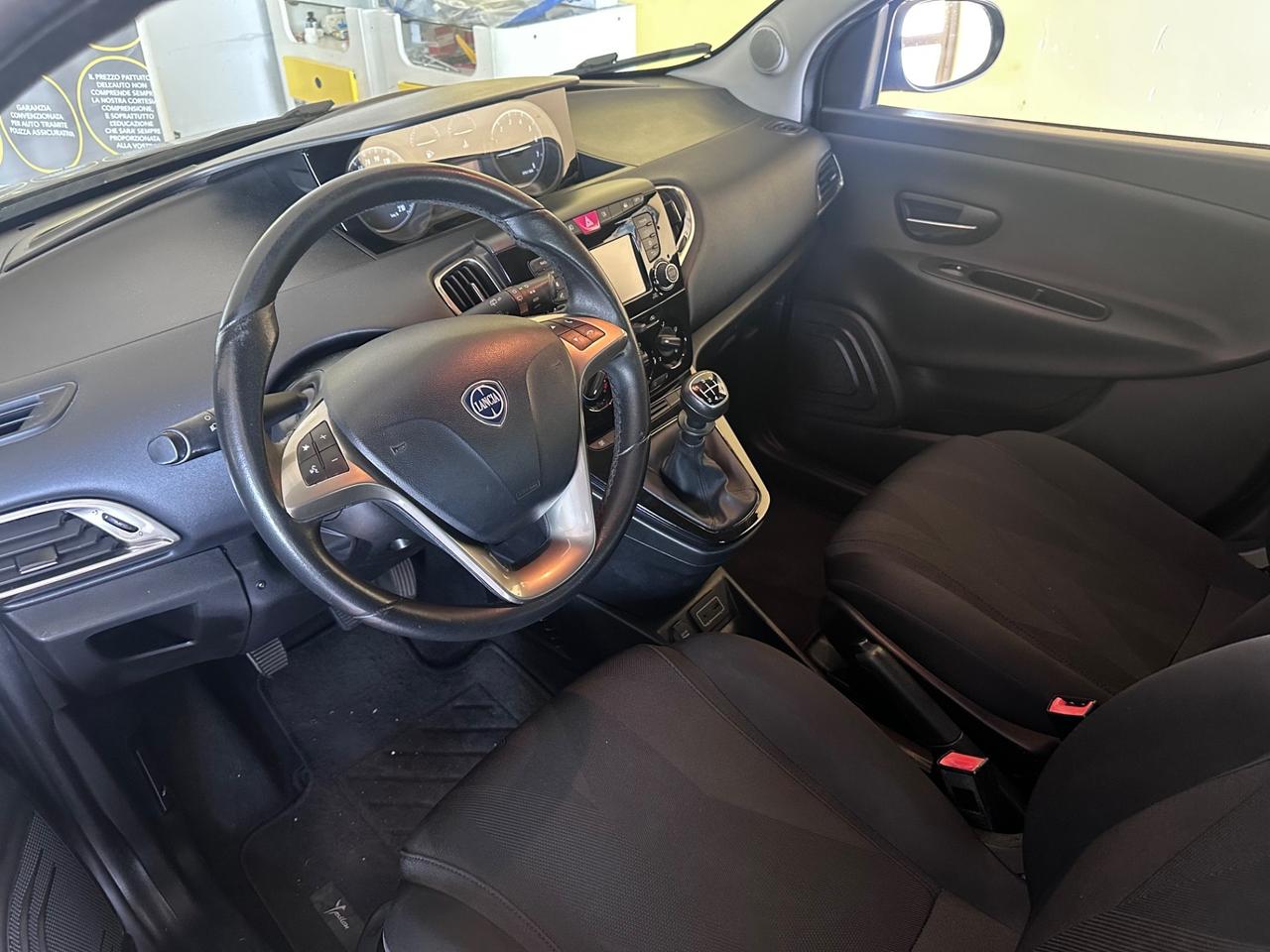 Lancia Ypsilon 1.2benz. Platinum 76.000km