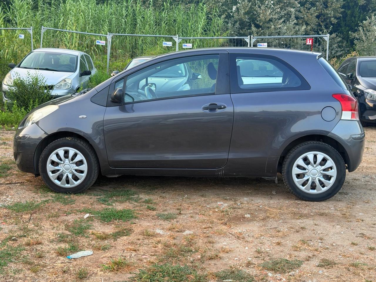 Toyota Yaris 1.0 benzina 3 porte Luxury pack 69cv 2009