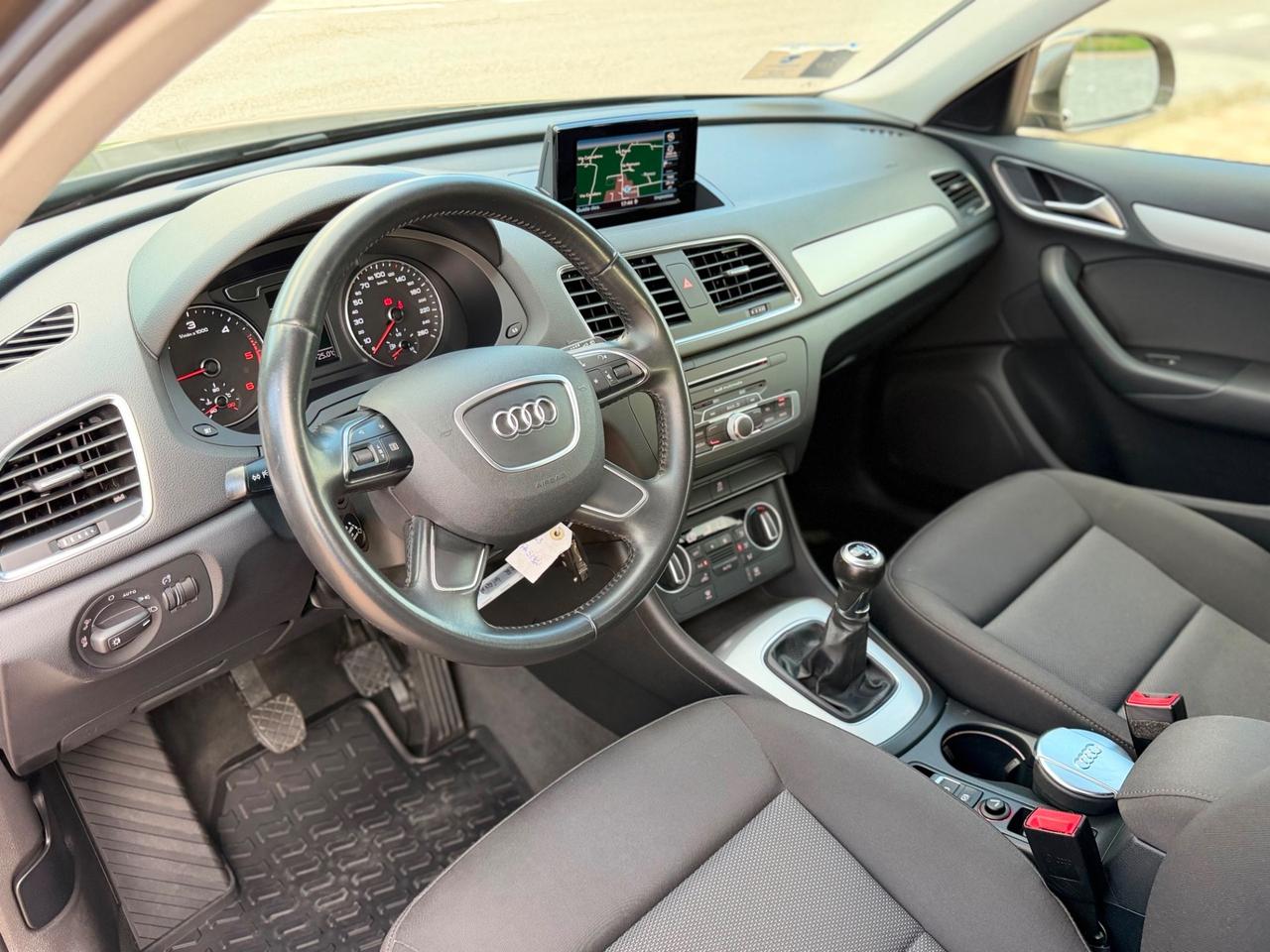 Audi Q3 2.0 TDI 120 CV Business