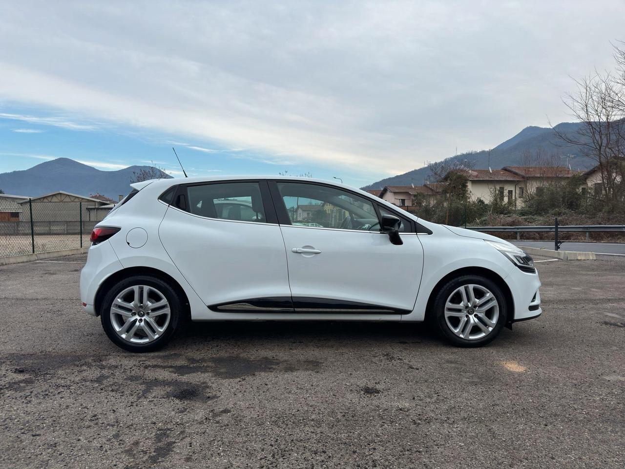 Renault Clio dCi 8V 75 CV 5 porte Moschino Zen