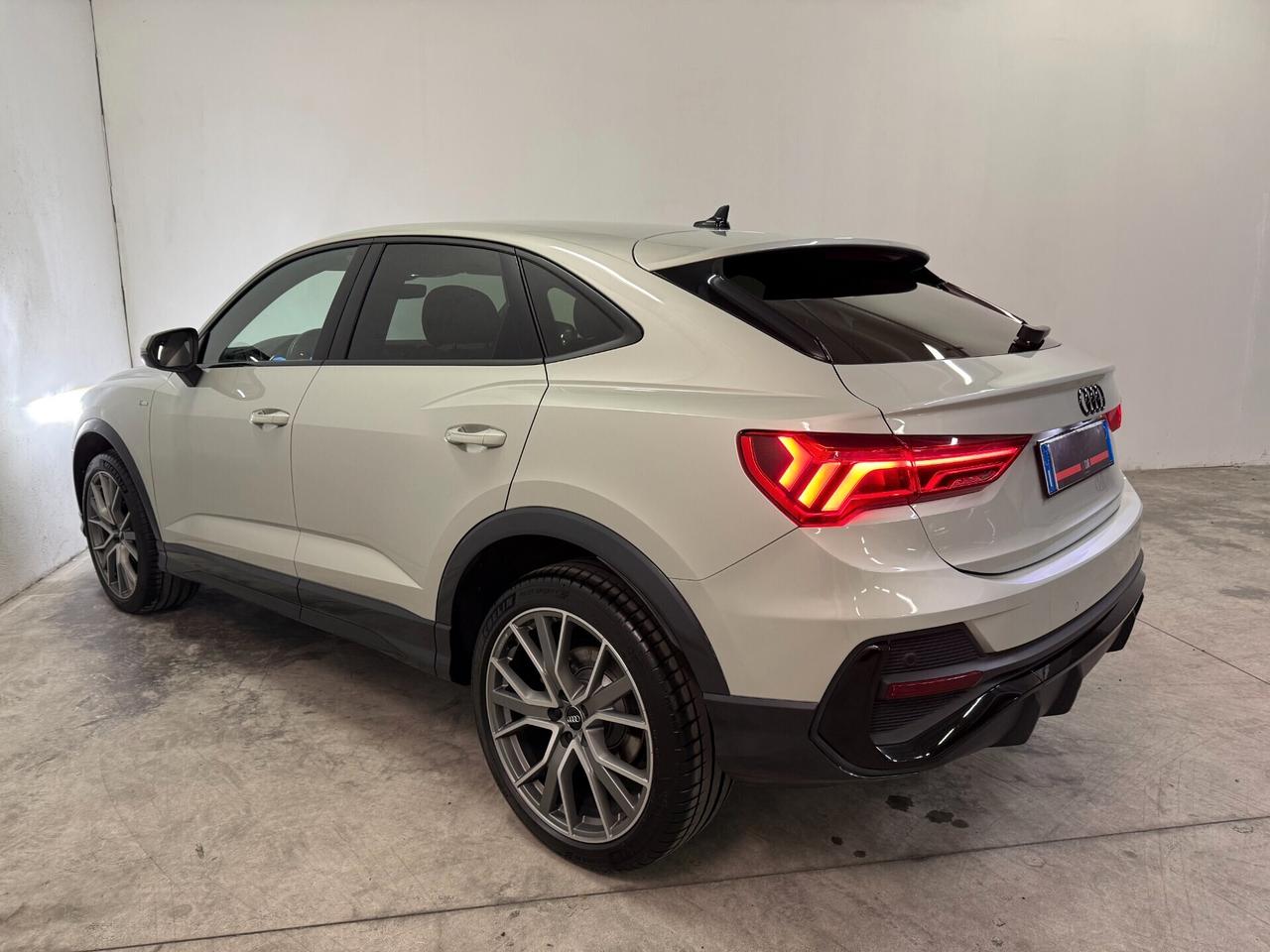 Audi Q3 Sportback 40 Tdi S line Edition Quattro Stronic