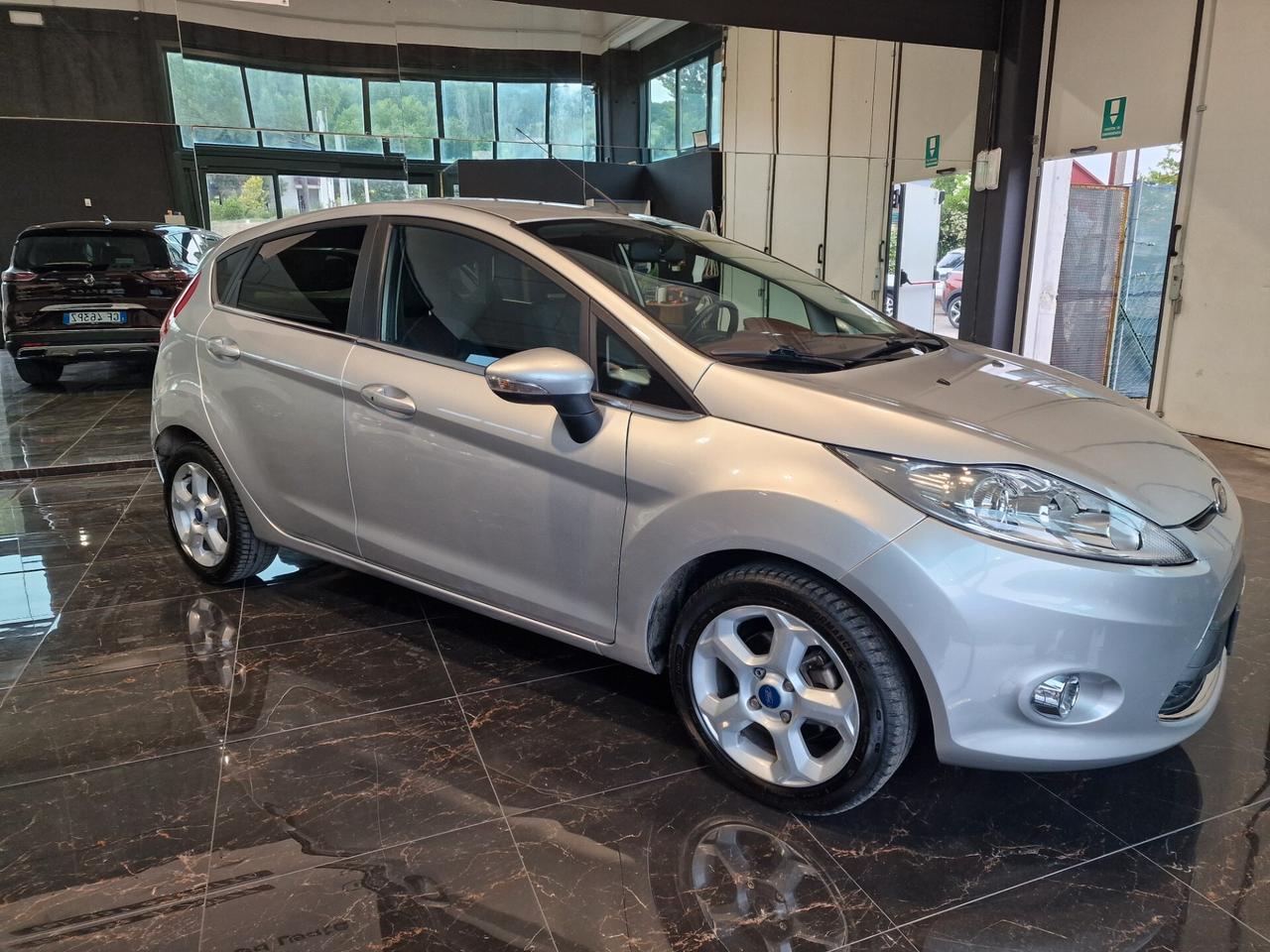 Ford Fiesta 1.4 b, AUTOMATICO GUIDABILE DA DISABILI.