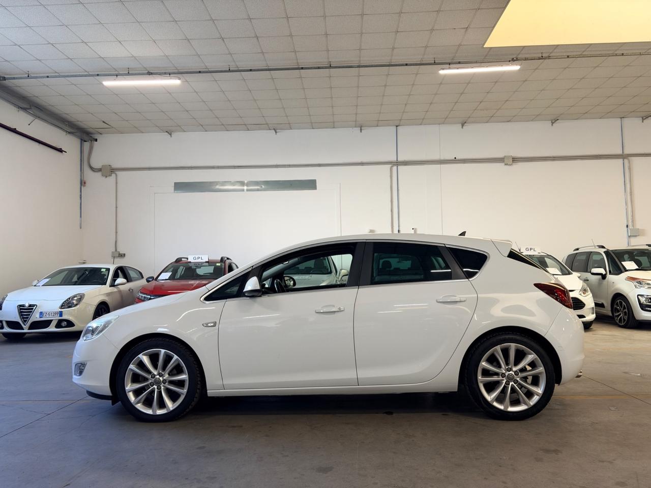 Opel Astra 1.4 Turbo 140CV 5 porte Cosmo