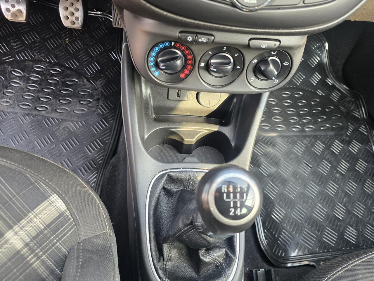 Opel Corsa 1.4 90CV GPL CASAMADRE , PERFETTA NEOPATENTATI