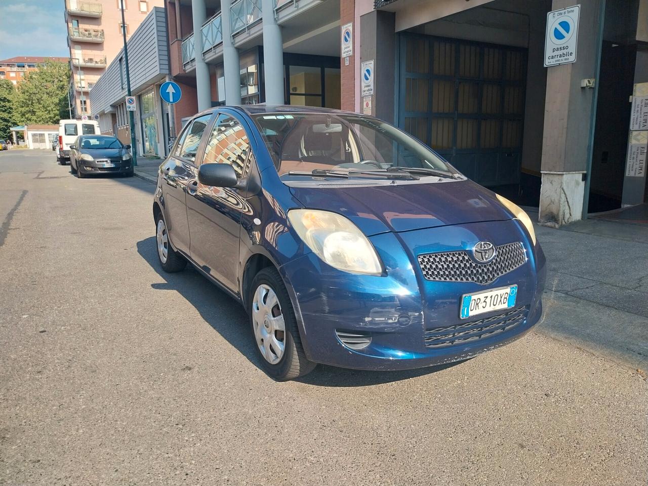 Toyota Yaris 1.0 5 porte