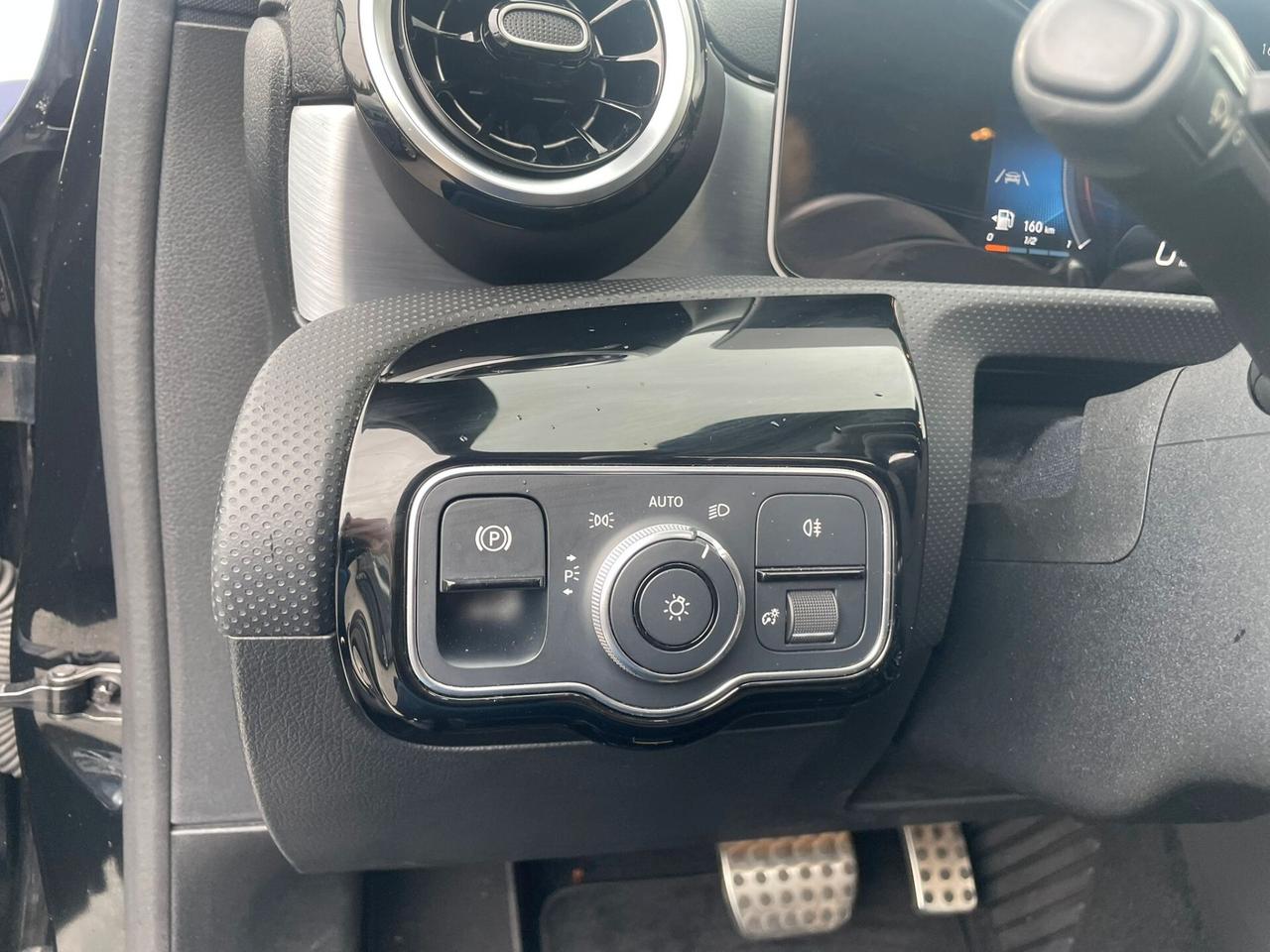 MERCEDES CLASSE A 180d PREMIUM AMG LINE *TETTO*