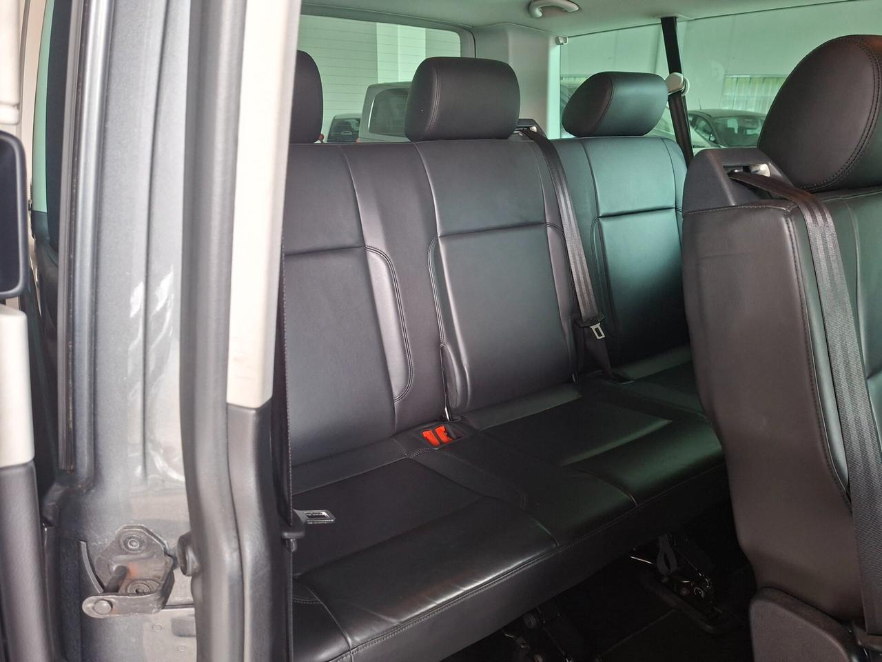 Volkswagen T6 Caravelle 2.0 TDI / 8 POSTI / AUTOMATICO / PELLE / EURO 6B