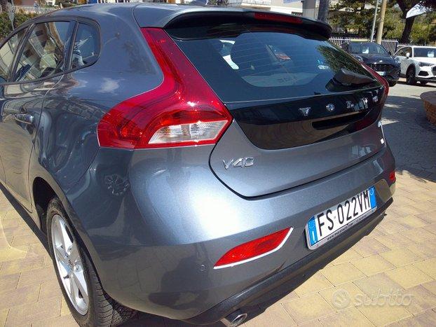 Volvo V40 Cross Country D2 120cv