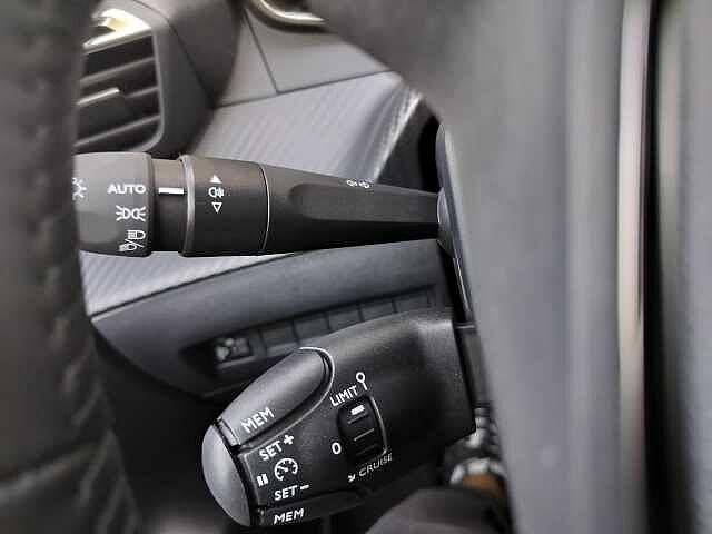 Peugeot 208 Turbo 100 CV Style *KM Ø*