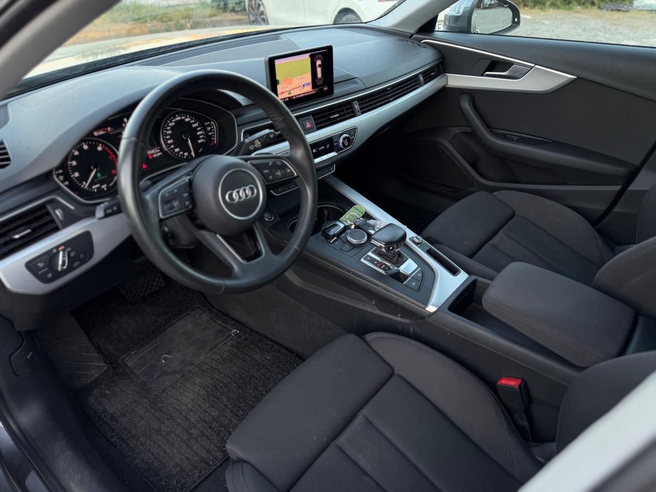 Audi A4 Avant 40 TFSI S tronic S-Line
