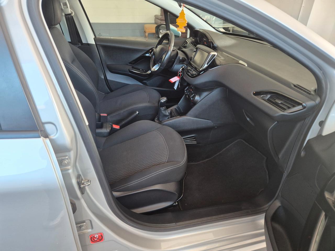 Peugeot 208 PureTech 82 5p. GPL Allure