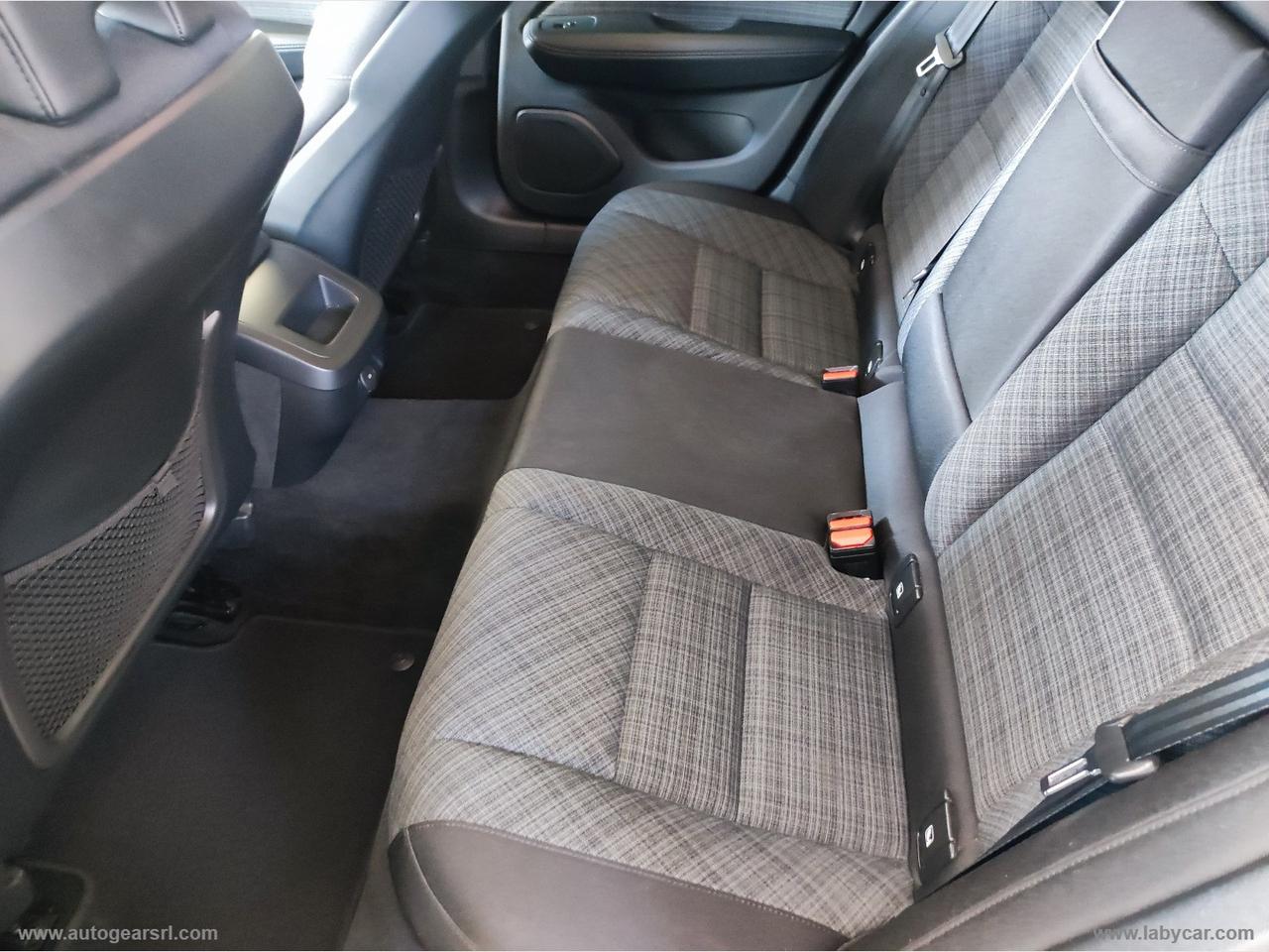 VOLVO V60 B4