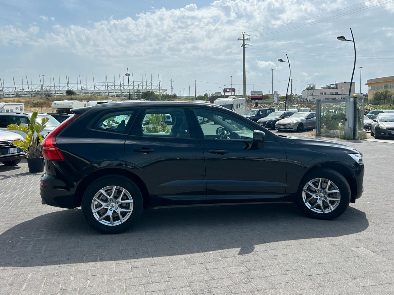 Volvo XC60 2.0 b4 Momentum awd auto