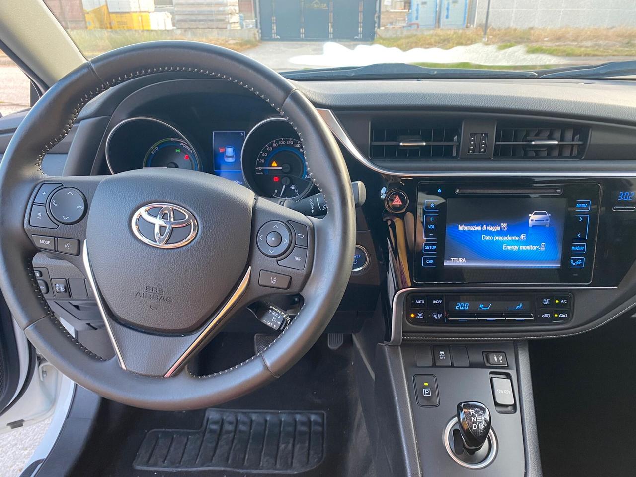 Toyota Auris 1.8 Hybrid Lounge *45.700 km