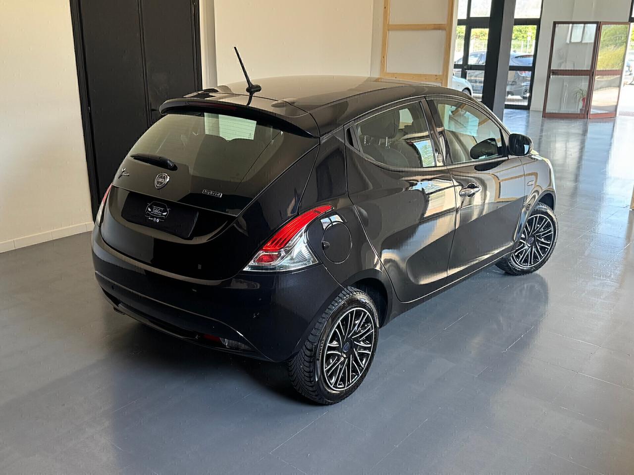 Lancia Ypsilon 1.0 FireFly Hybrid Gold - 2021