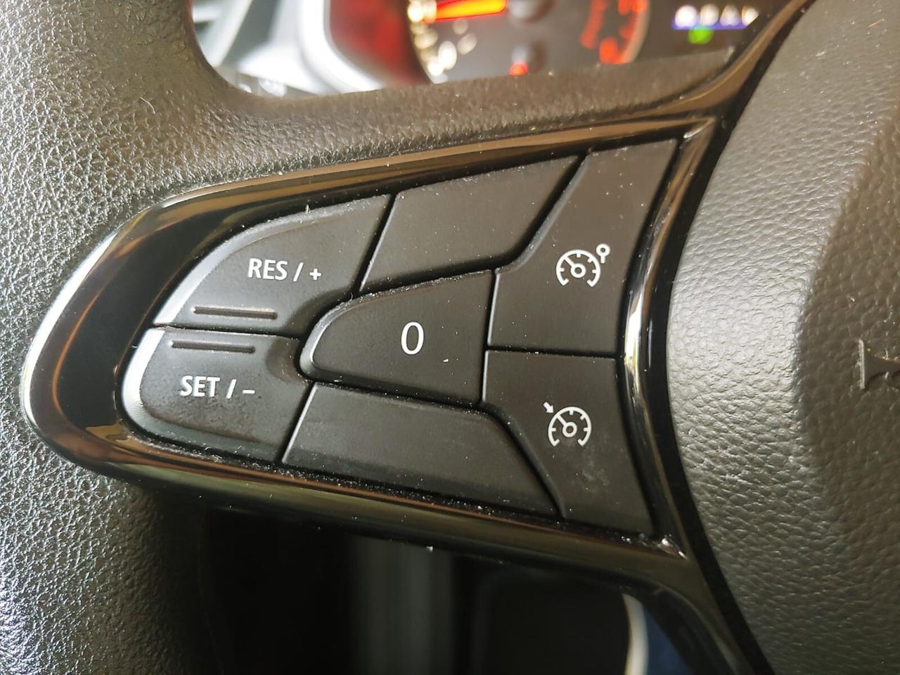 RENAULT Clio TCe 90 CV 5 porte -NAVI-NEOP-FARI LED